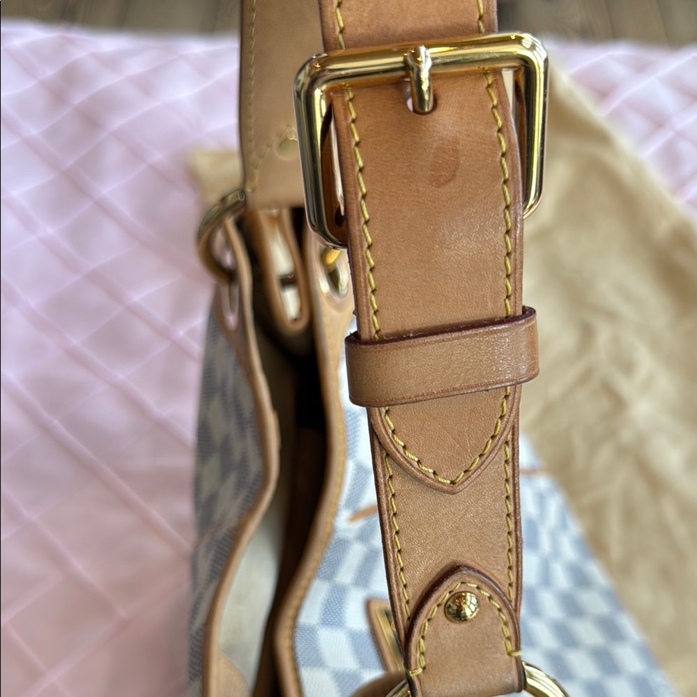 Authentic Louis Vuitton Galleria PM in Damier Azur - Picture 14 of 17
